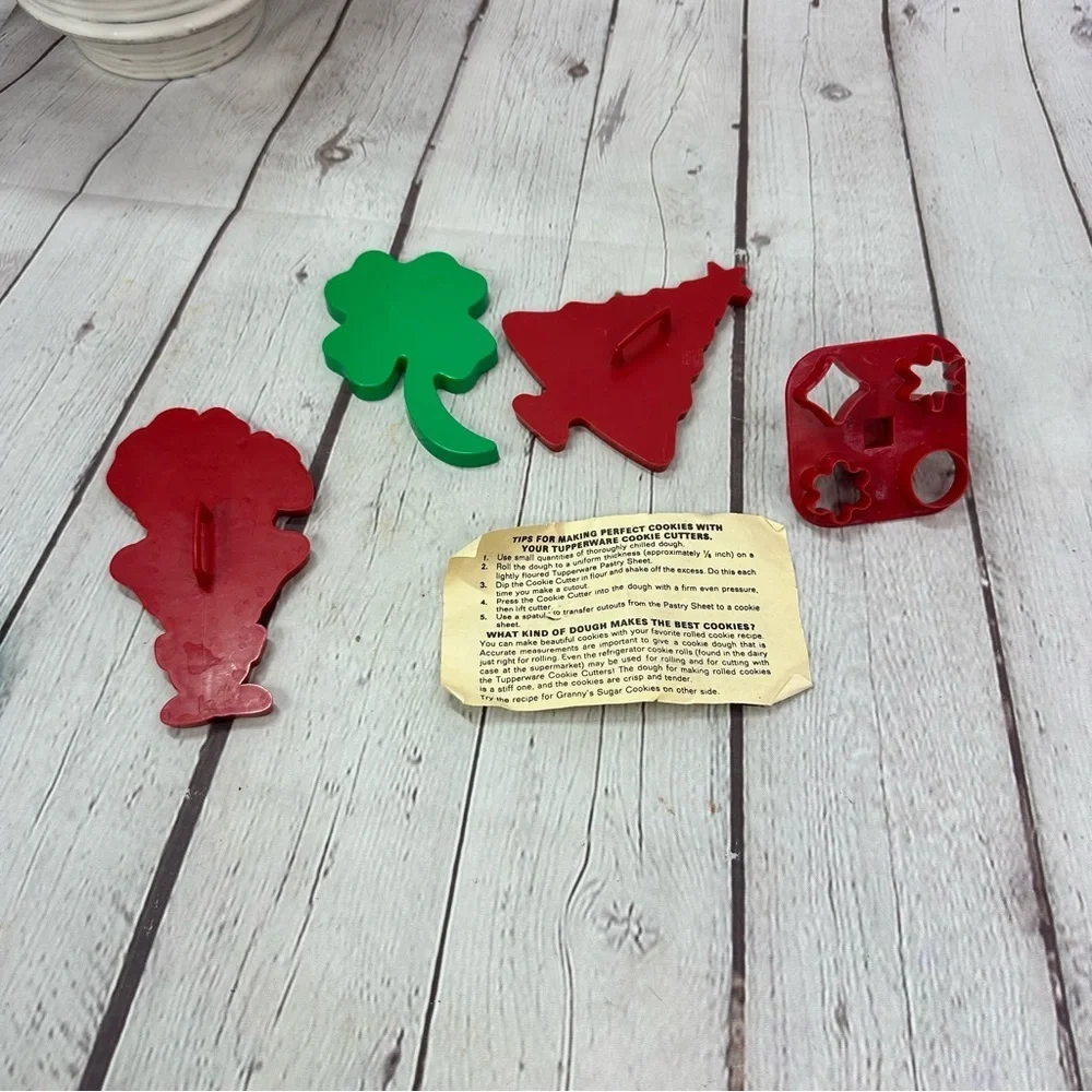 Vintage tupperware Cookie Cutters christmas st. patricks day hosting retro